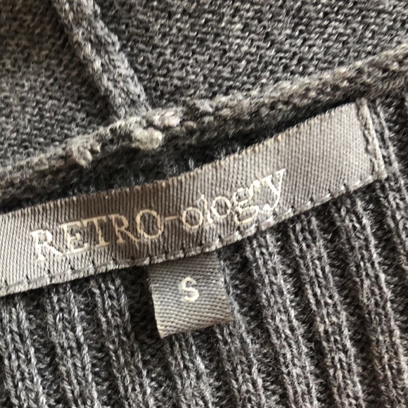 Retro-ology grey open cardigan sweater asymmetrical Size Small EUC - Picture 10 of 16